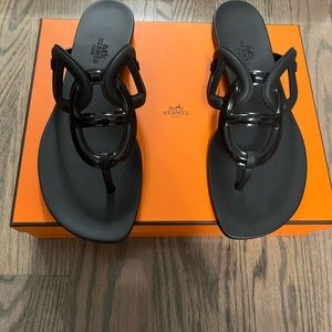 RARE HERMES EGERIE SANDAL BLACK SIZE 39 BRAND NEW.
